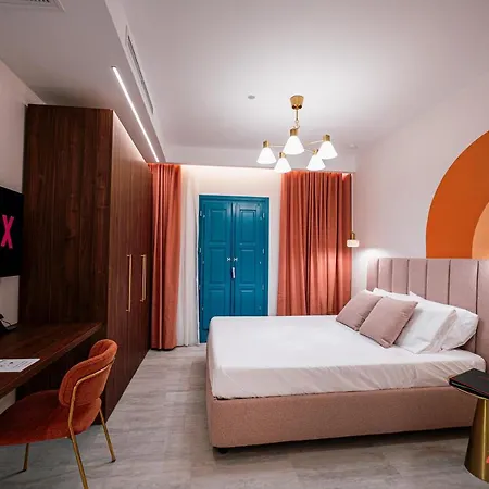 Avalon Boutique Hotel *