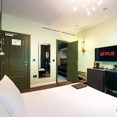 Avalon Boutique 4*