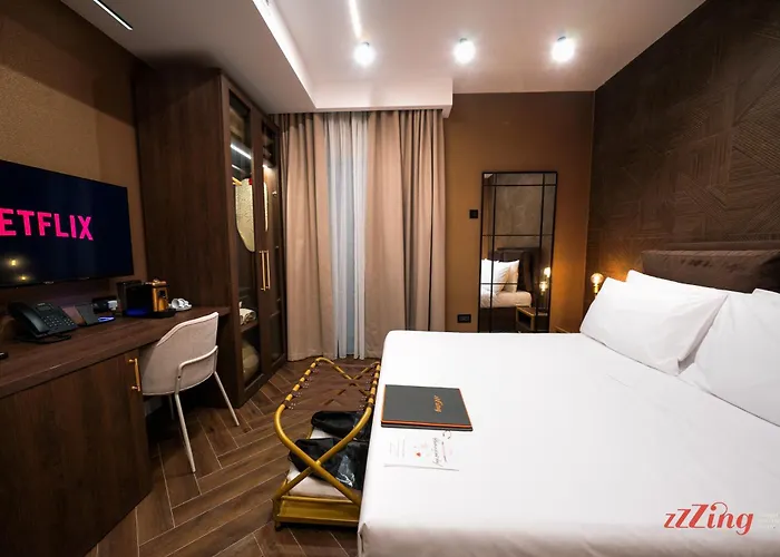 Avalon Boutique Hotel *