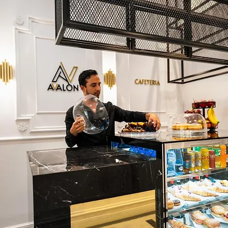 Avalon Boutique Hotel *