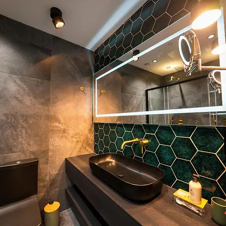 Avalon Boutique Hotel