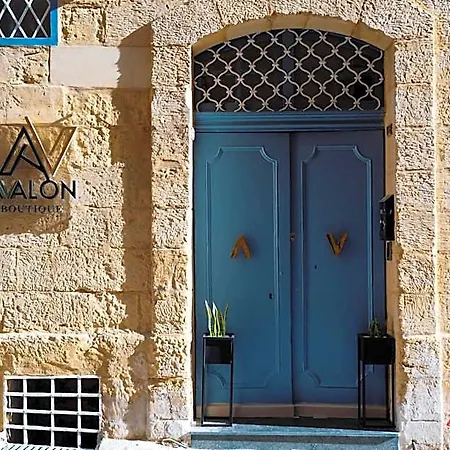 Avalon Boutique Hotel 4*