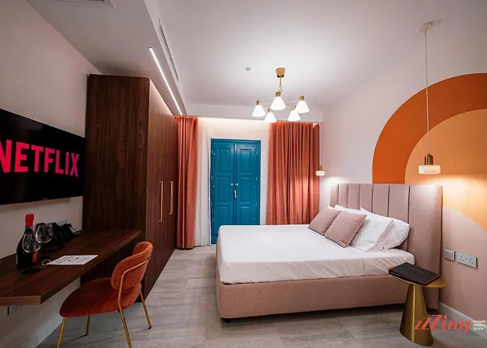 Avalon Boutique Hotel *