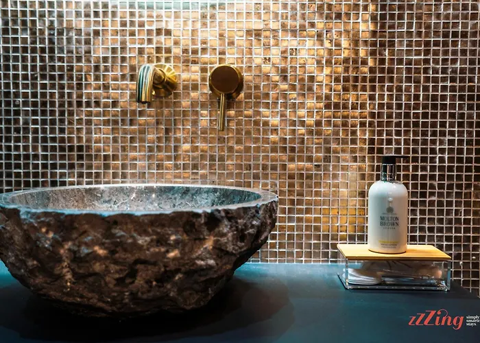 Avalon Boutique * Valletta